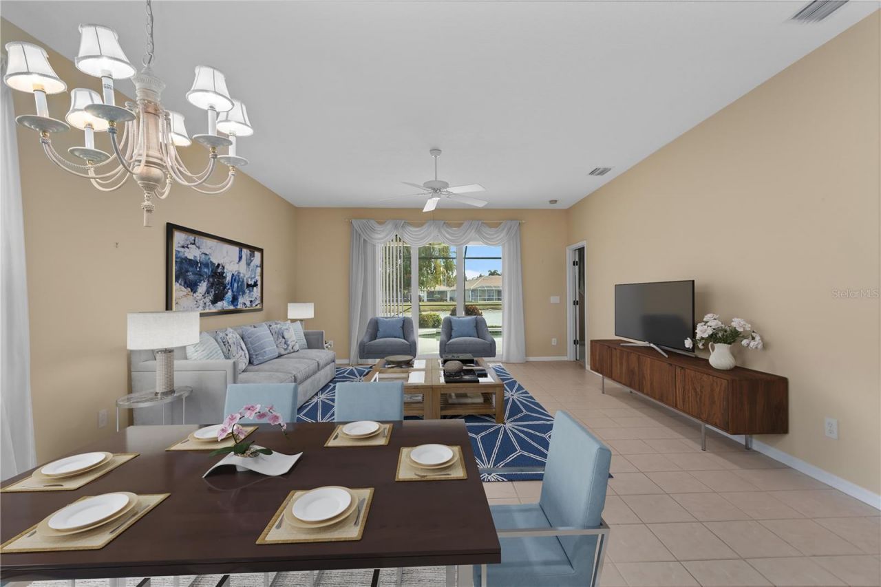 8025 Stirling Falls Circle, Sarasota, FL 34243 Photo