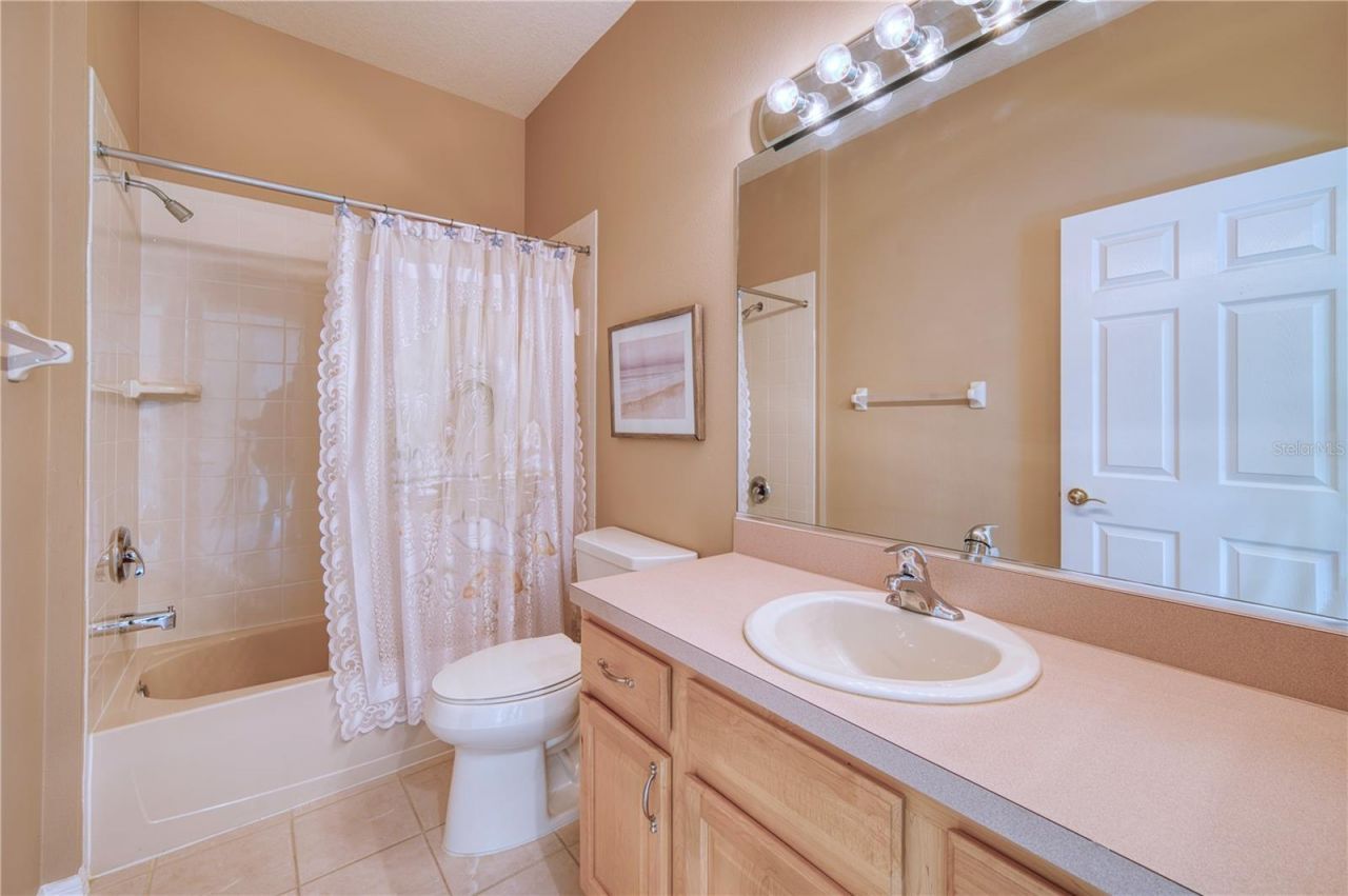 8025 Stirling Falls Circle, Sarasota, FL 34243 Photo