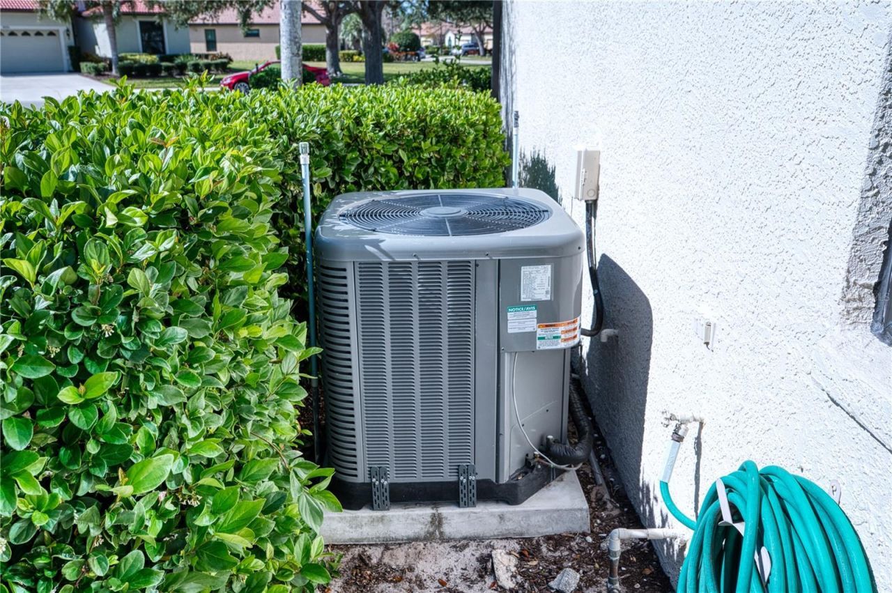 8025 Stirling Falls Circle, Sarasota, FL 34243 Photo