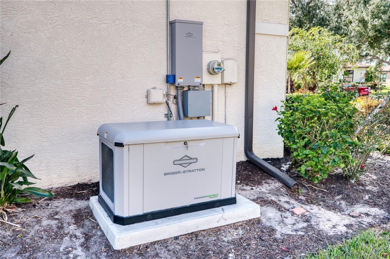 8025 Stirling Falls Circle, Sarasota, FL 34243 Photo