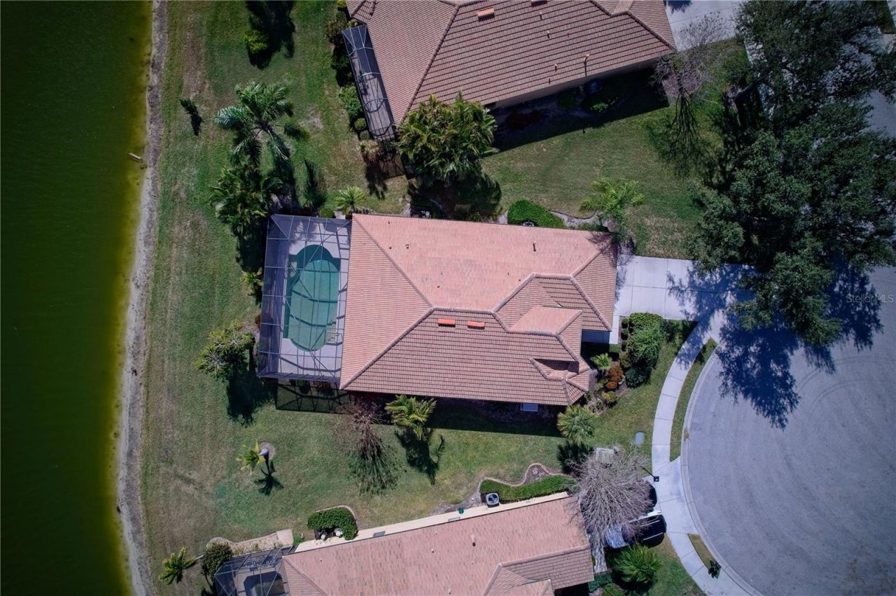 8025 Stirling Falls Circle, Sarasota, FL 34243 Photo