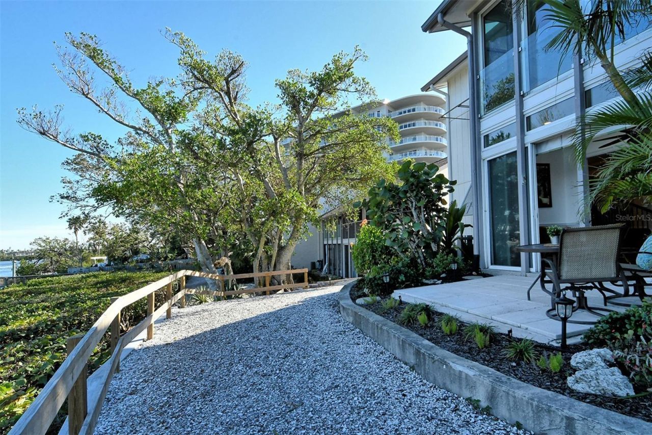 6047 E Peppertree Way, Unit 224, Sarasota, FL 34242 Photo