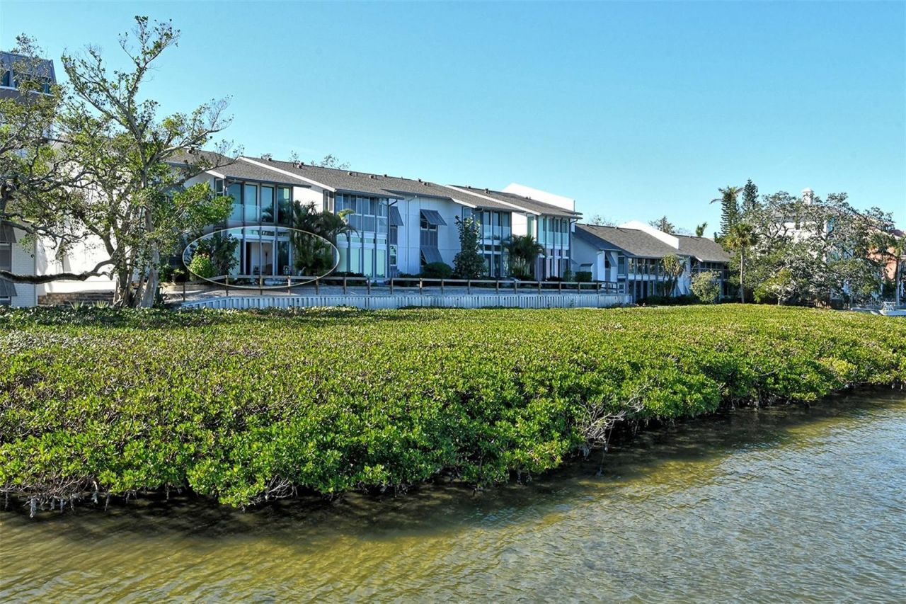 6047 E Peppertree Way, Unit 224, Sarasota, FL 34242 Photo