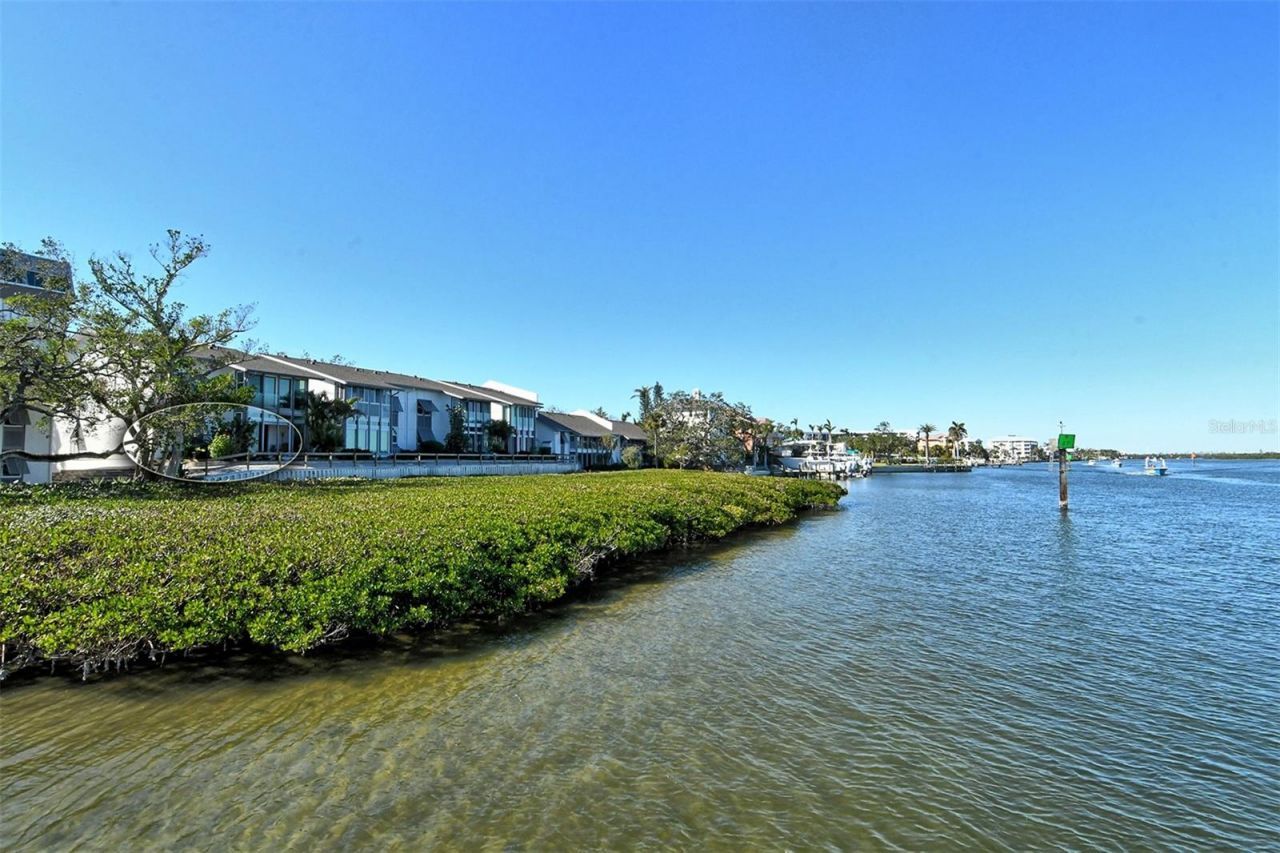 6047 E Peppertree Way, Unit 224, Sarasota, FL 34242 Photo