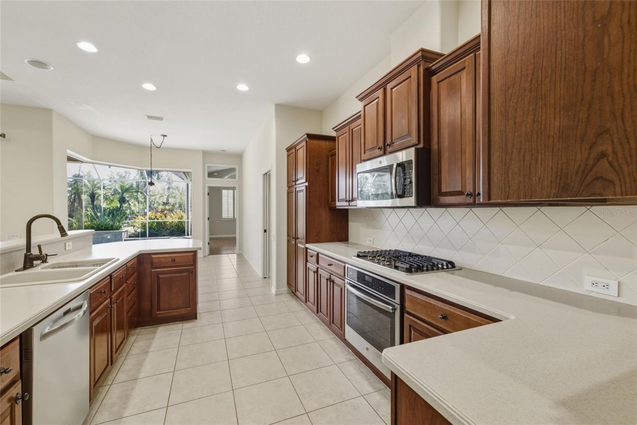 6586 Waters Edge Way, Lakewood Ranch, FL 34202 Photo