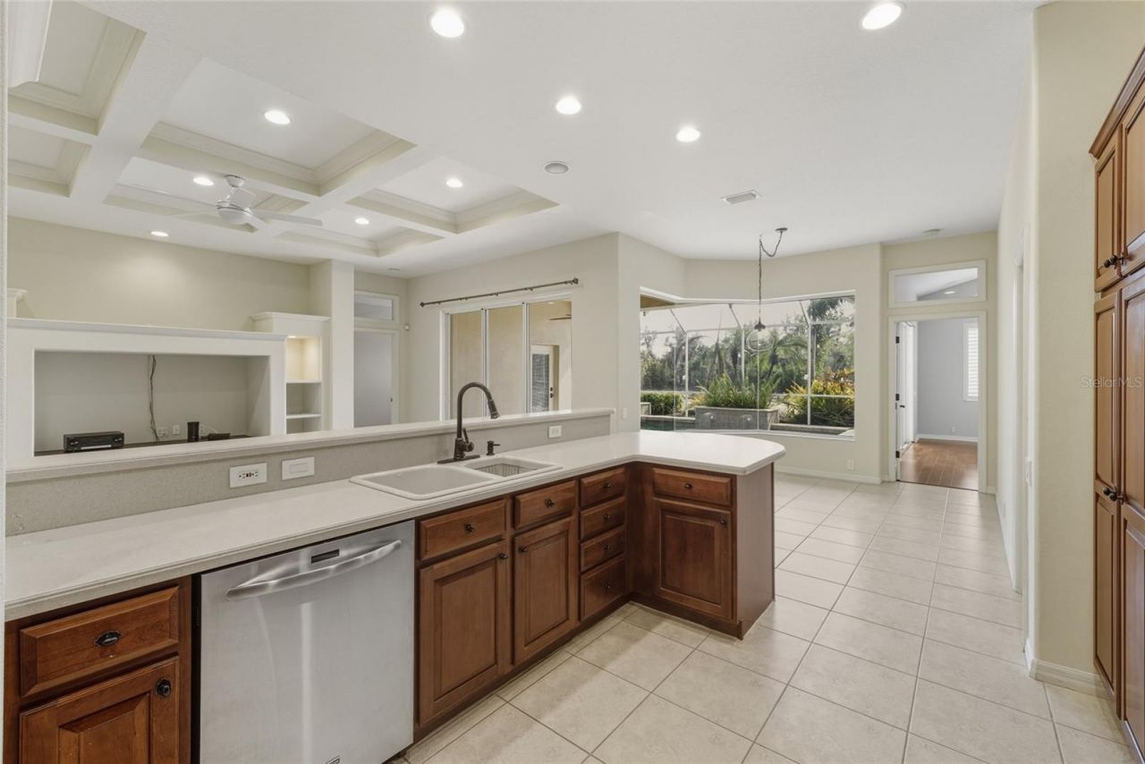 6586 Waters Edge Way, Lakewood Ranch, FL 34202 Photo