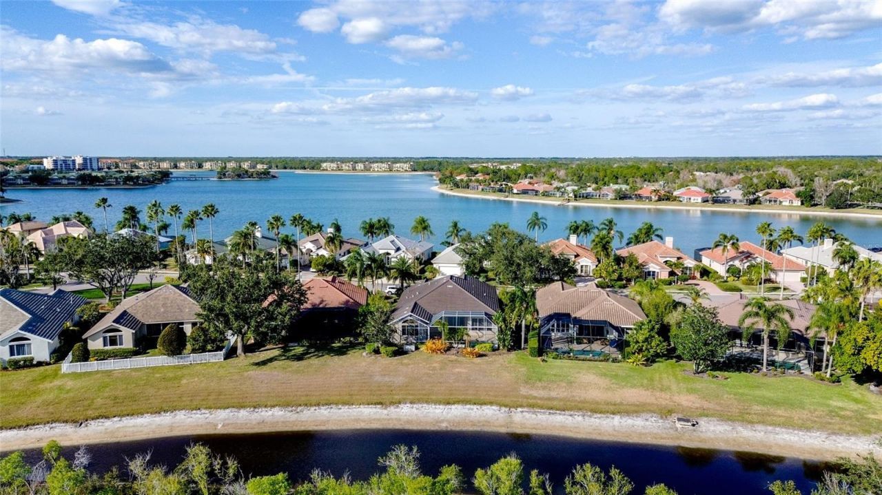 6586 Waters Edge Way, Lakewood Ranch, FL 34202 Photo