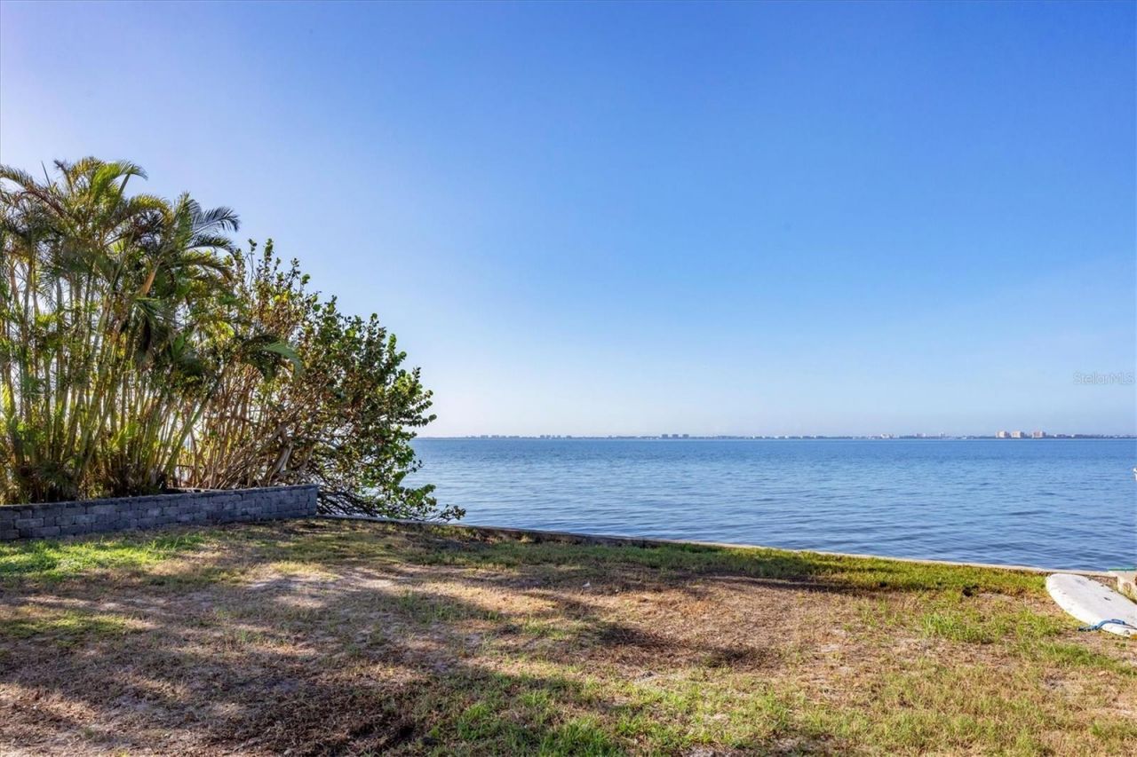 7332 Phillips Street, Sarasota, FL 34243 Photo