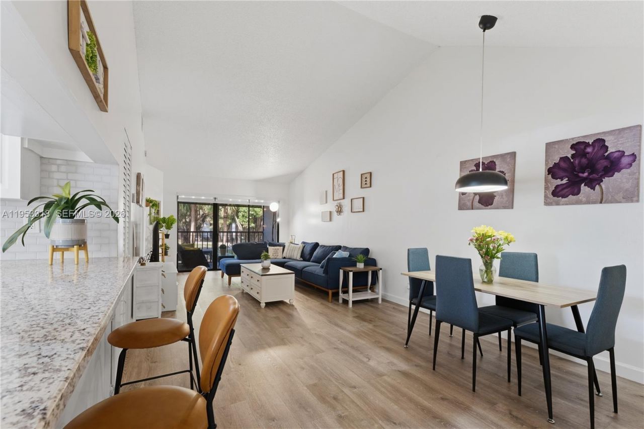 13943 SW 93rd Ln, Unit 13943, Miami, FL 33186 Photo