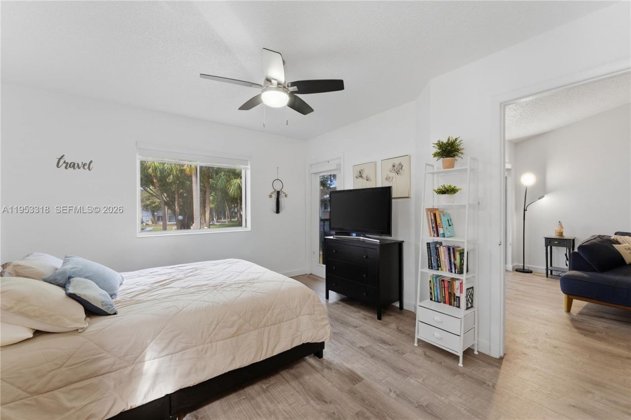 13943 SW 93rd Ln, Unit 13943, Miami, FL 33186 Photo