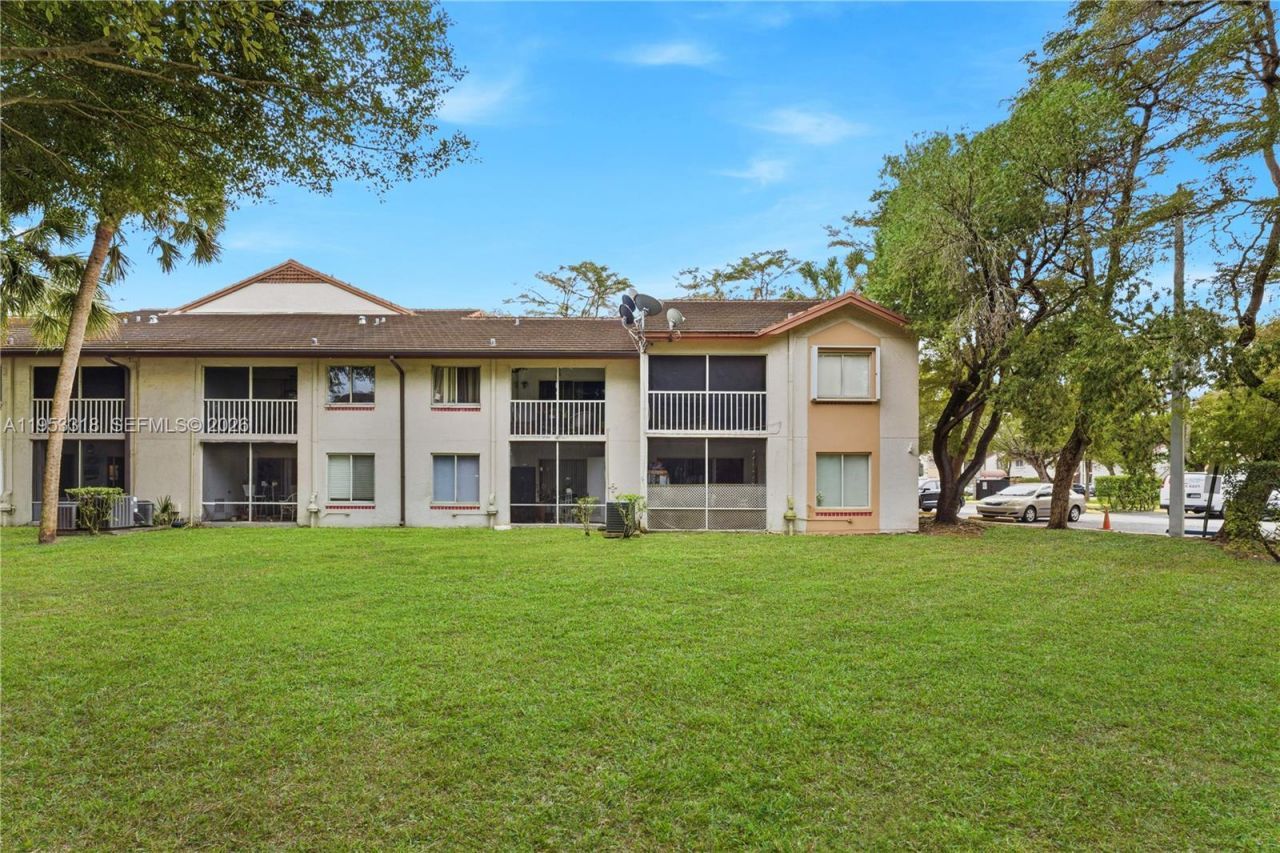 13943 SW 93rd Ln, Unit 13943, Miami, FL 33186 Photo