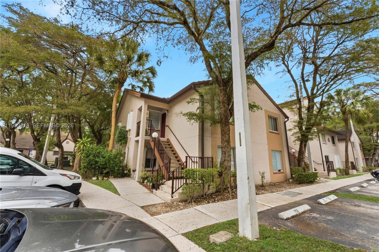 13943 SW 93rd Ln, Unit 13943, Miami, FL 33186 Photo