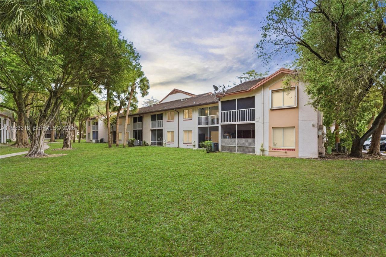 13943 SW 93rd Ln, Unit 13943, Miami, FL 33186 Photo