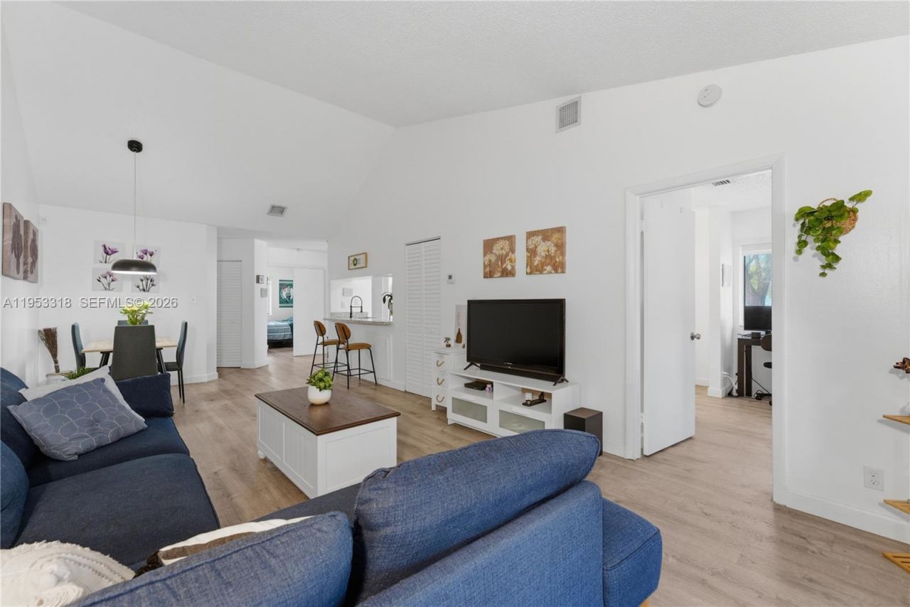 13943 SW 93rd Ln, Unit 13943, Miami, FL 33186 Photo