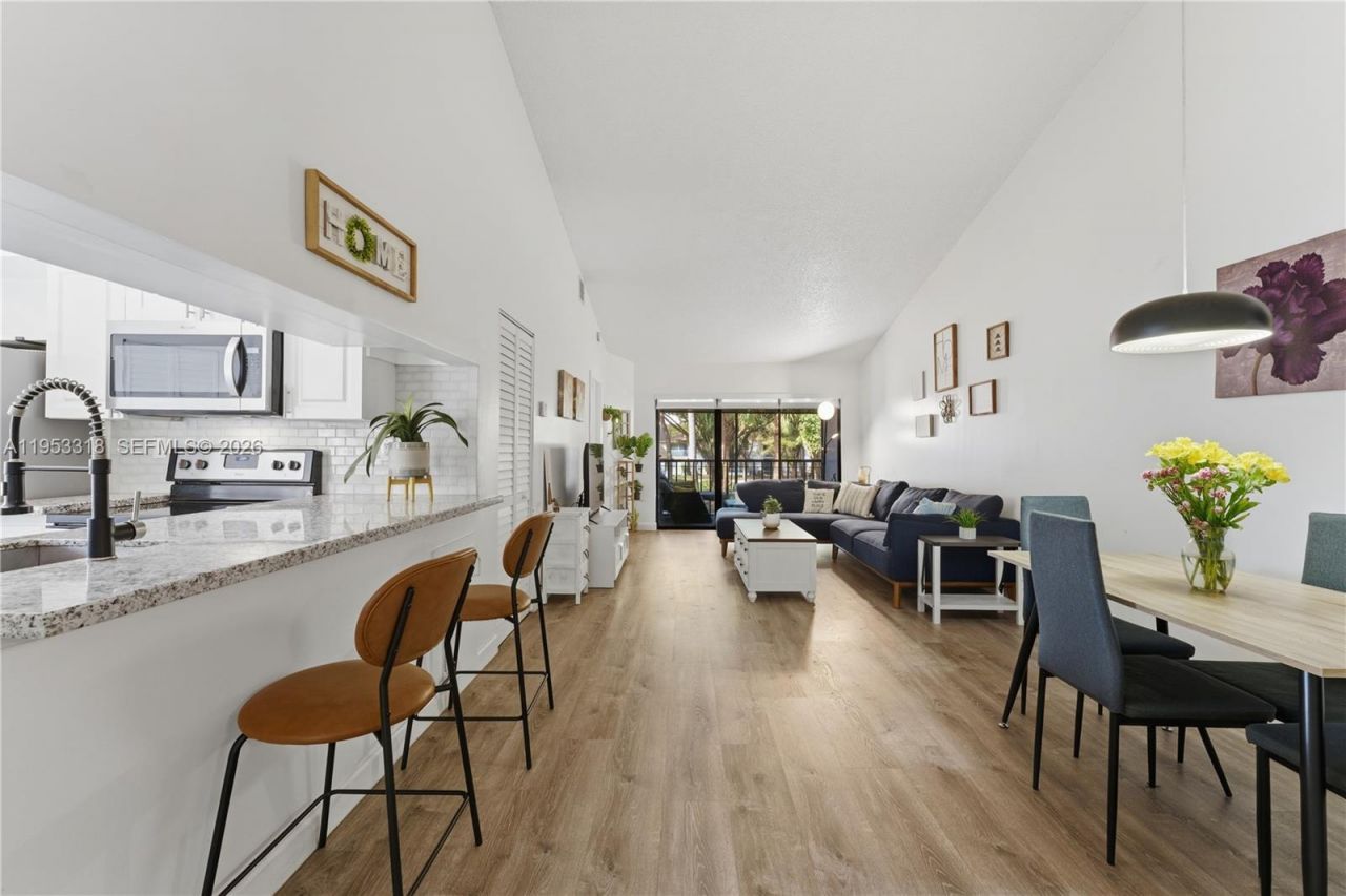 13943 SW 93rd Ln, Unit 13943, Miami, FL 33186 Photo