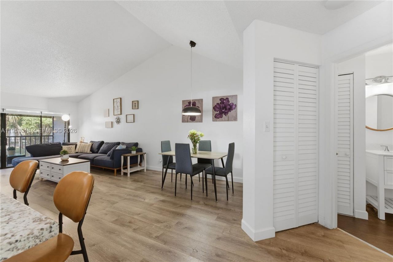 13943 SW 93rd Ln, Unit 13943, Miami, FL 33186 Photo