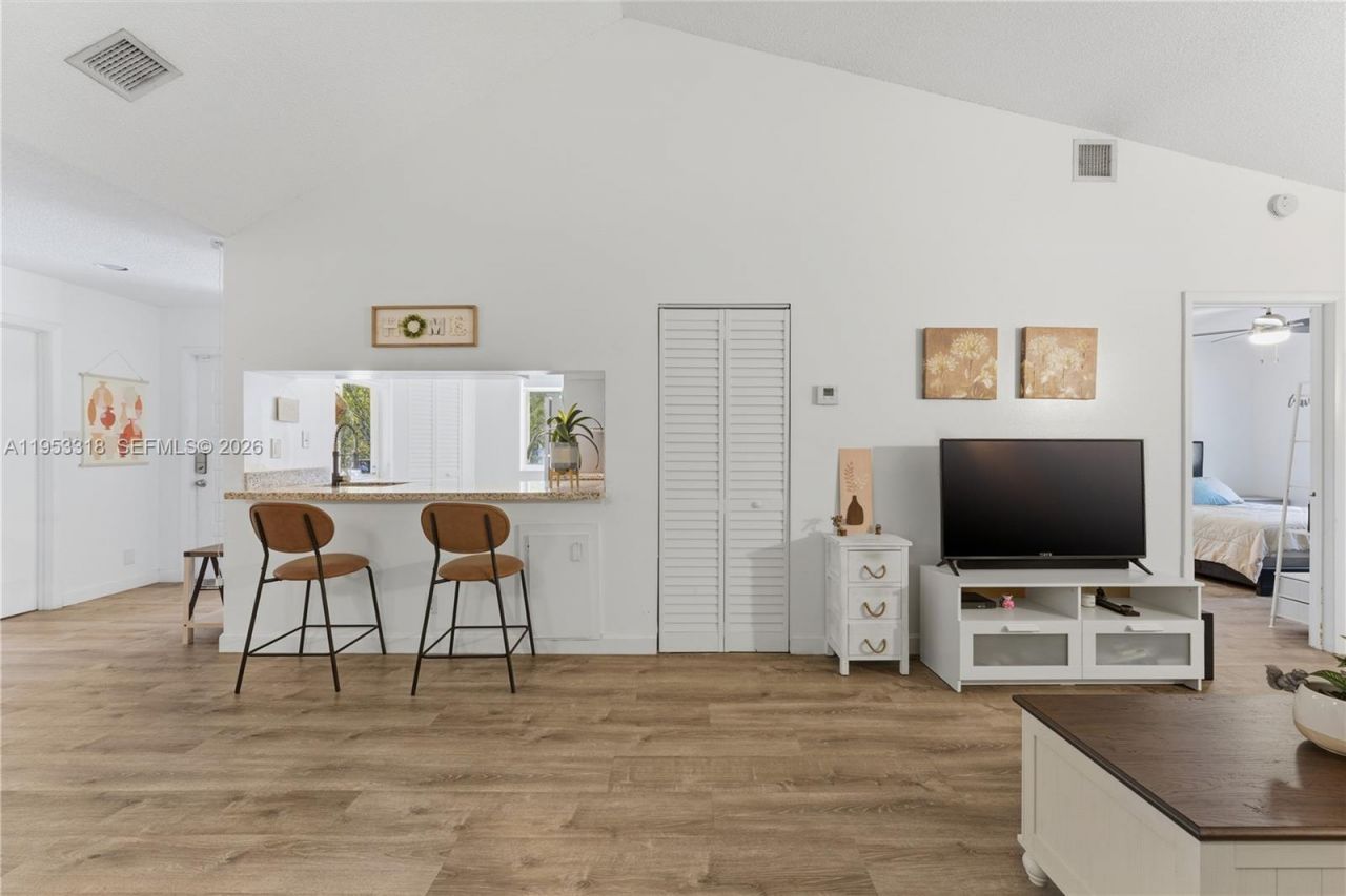 13943 SW 93rd Ln, Unit 13943, Miami, FL 33186 Photo