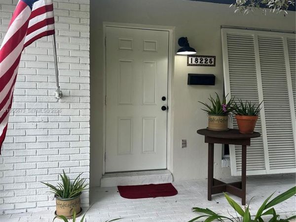 18225 SW 94th Ave, Palmetto Bay, FL 33157
