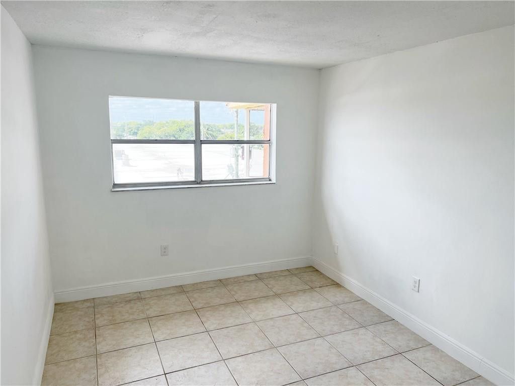 3710 NW 21st Street, Unit 408, Lauderdale Lakes, FL 33311 Photo