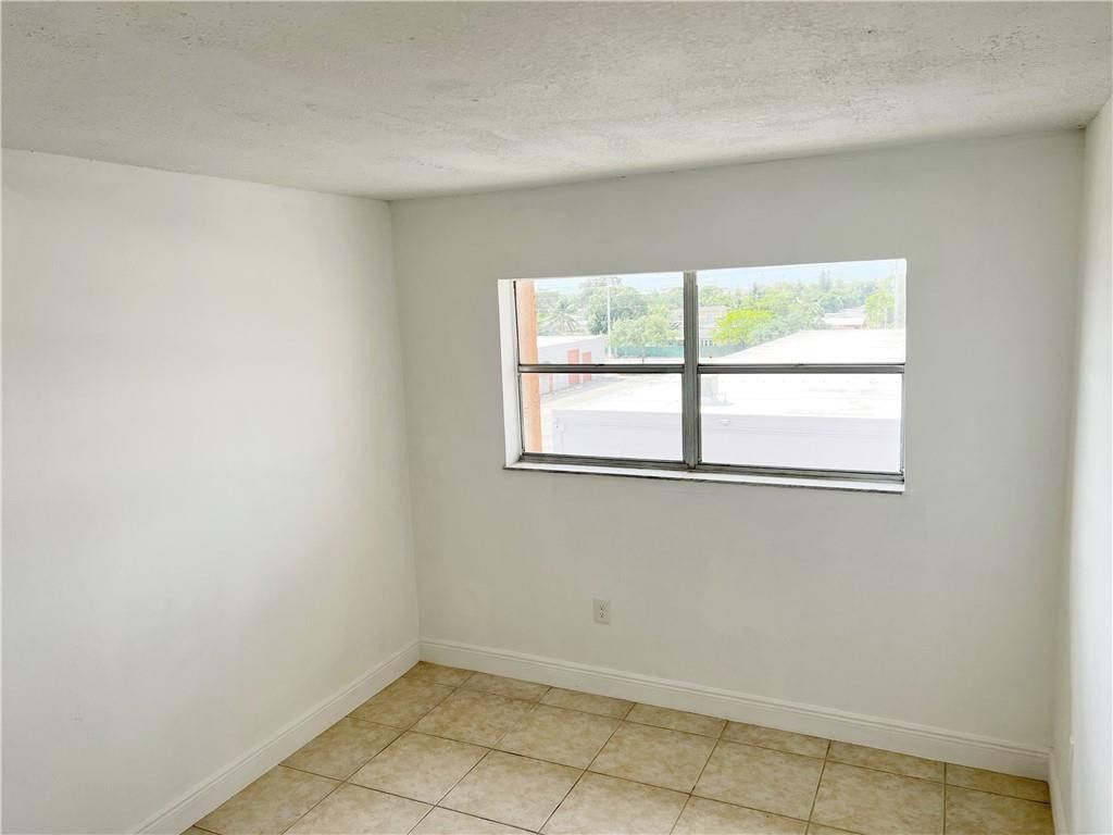 3710 NW 21st Street, Unit 408, Lauderdale Lakes, FL 33311 Photo