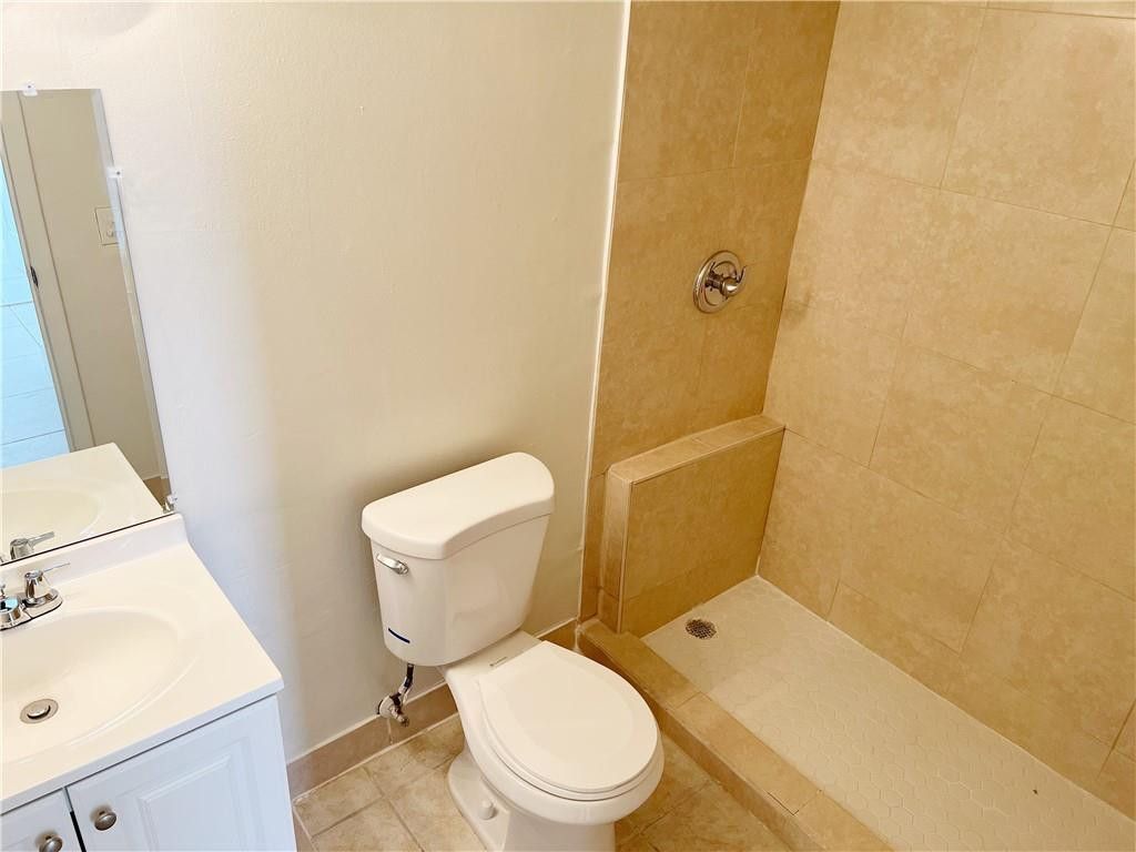 3710 NW 21st Street, Unit 408, Lauderdale Lakes, FL 33311 Photo