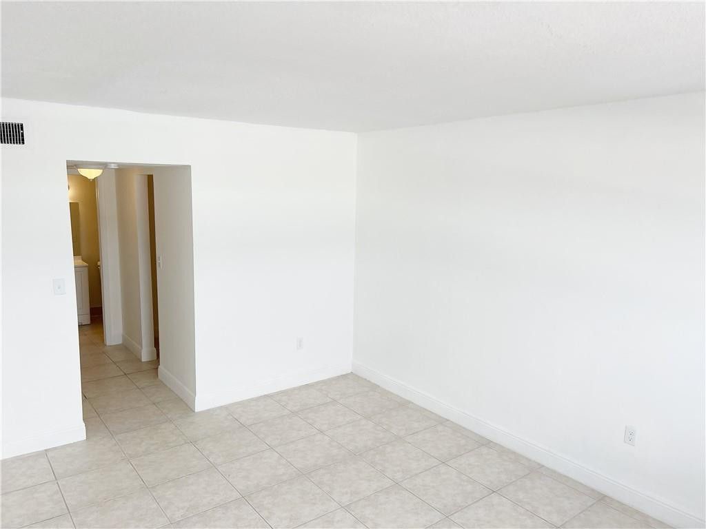 3710 NW 21st Street, Unit 408, Lauderdale Lakes, FL 33311 Photo