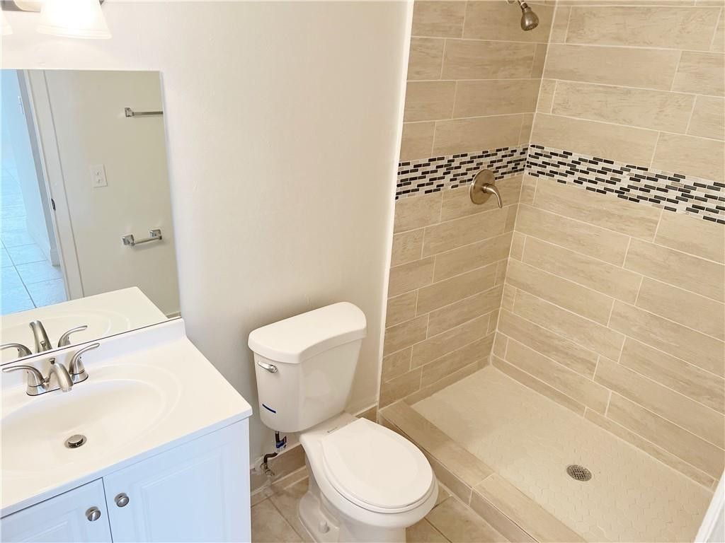 3710 NW 21st Street, Unit 408, Lauderdale Lakes, FL 33311 Photo