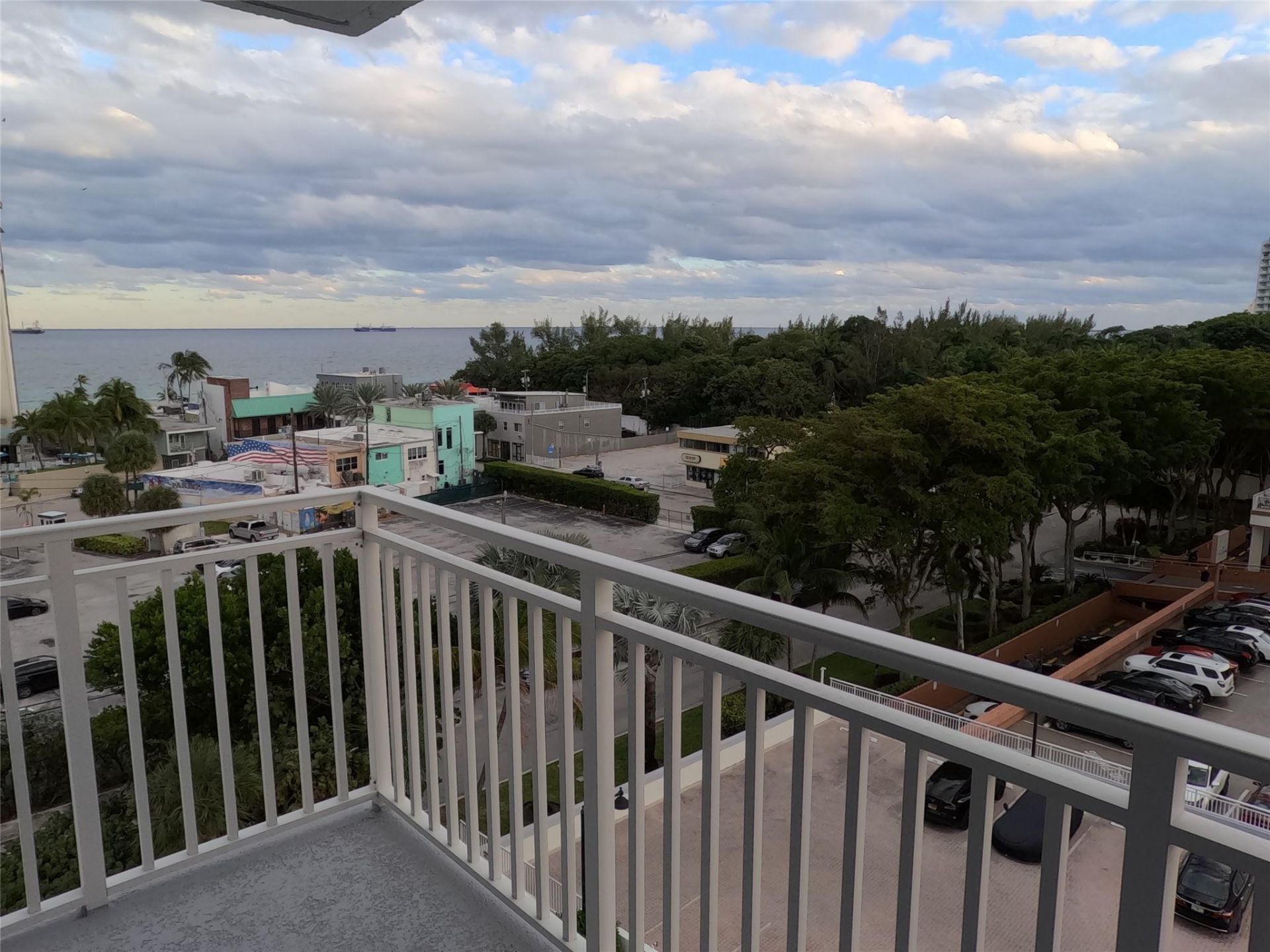 3000 E Sunrise Boulevard, Unit 7D, Fort Lauderdale, FL 33304 Photo