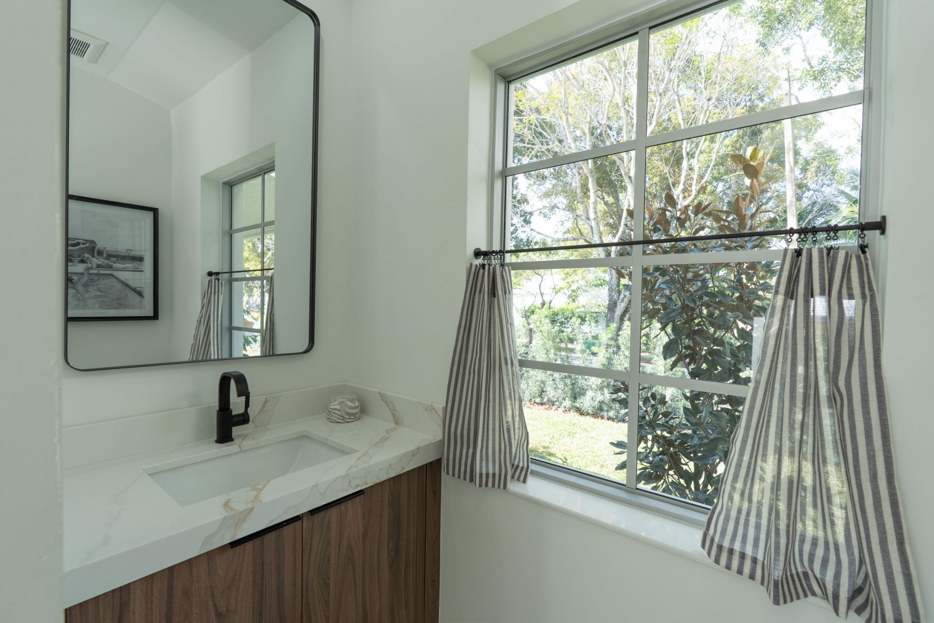 2330 Lake Avenue, West Palm Beach, FL 33401 Photo