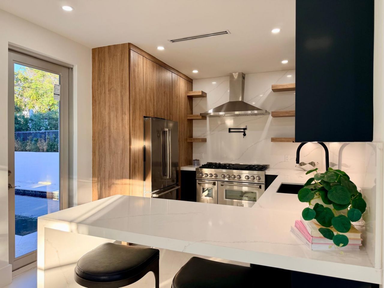 2330 Lake Avenue, West Palm Beach, FL 33401 Photo