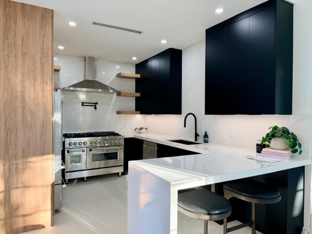 2330 Lake Avenue, West Palm Beach, FL 33401 Photo