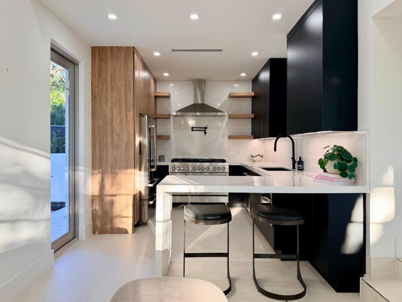 2330 Lake Avenue, West Palm Beach, FL 33401 Photo