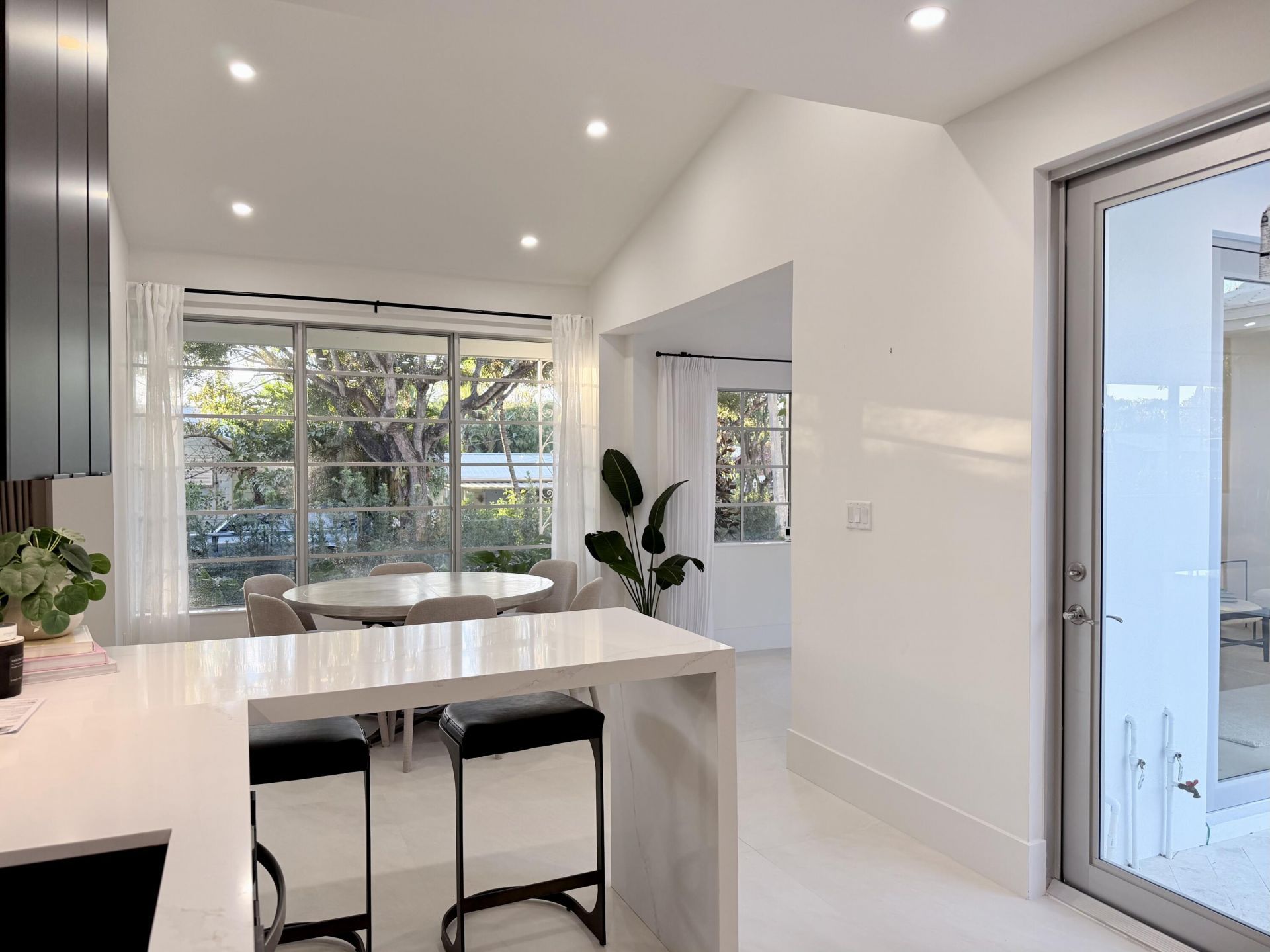 2330 Lake Avenue, West Palm Beach, FL 33401 Photo