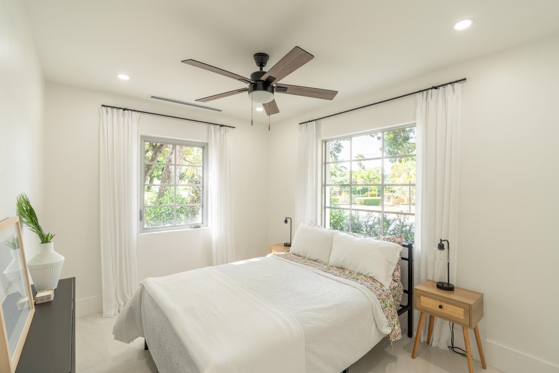 2330 Lake Avenue, West Palm Beach, FL 33401 Photo