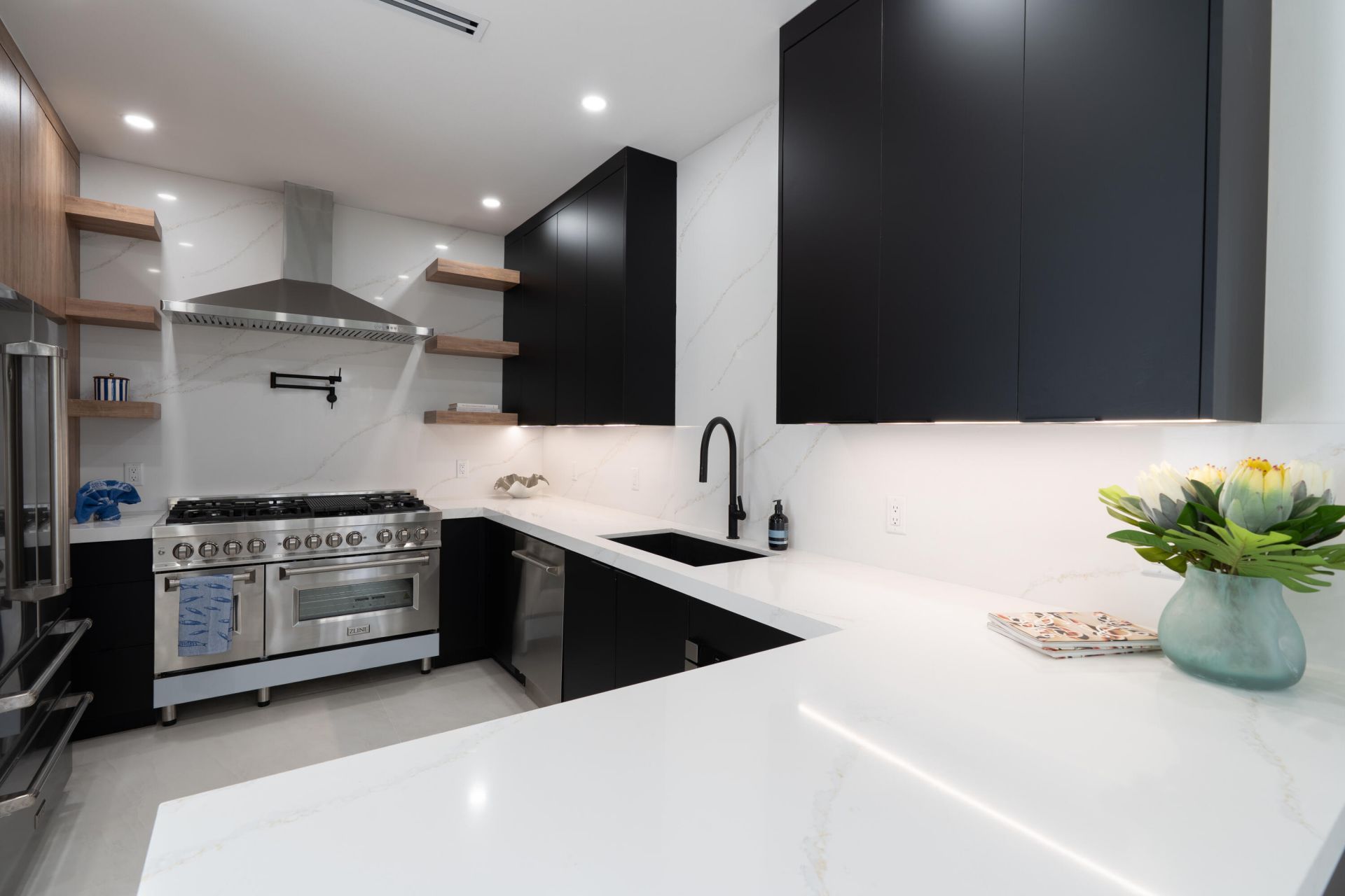 2330 Lake Avenue, West Palm Beach, FL 33401 Photo