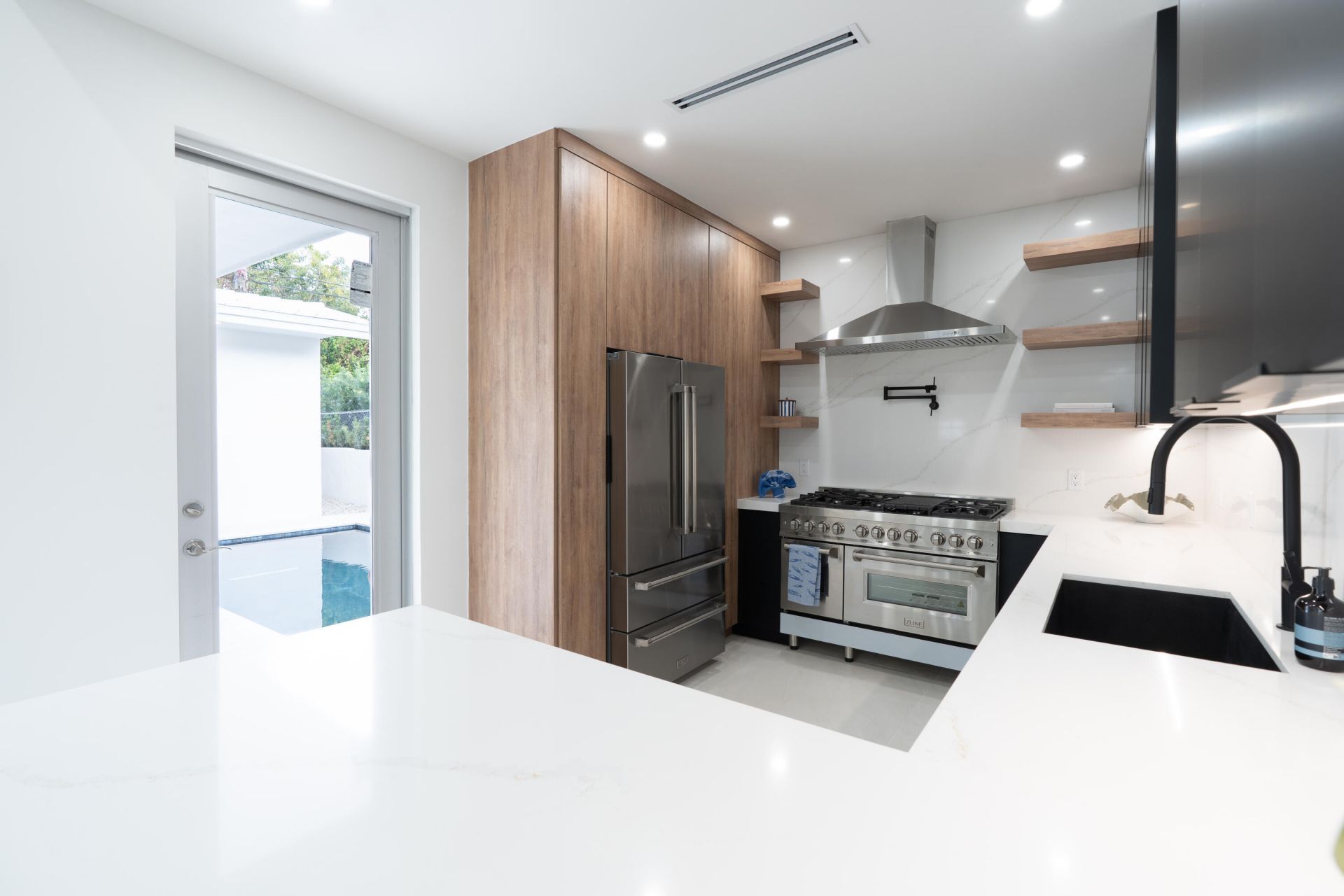 2330 Lake Avenue, West Palm Beach, FL 33401 Photo