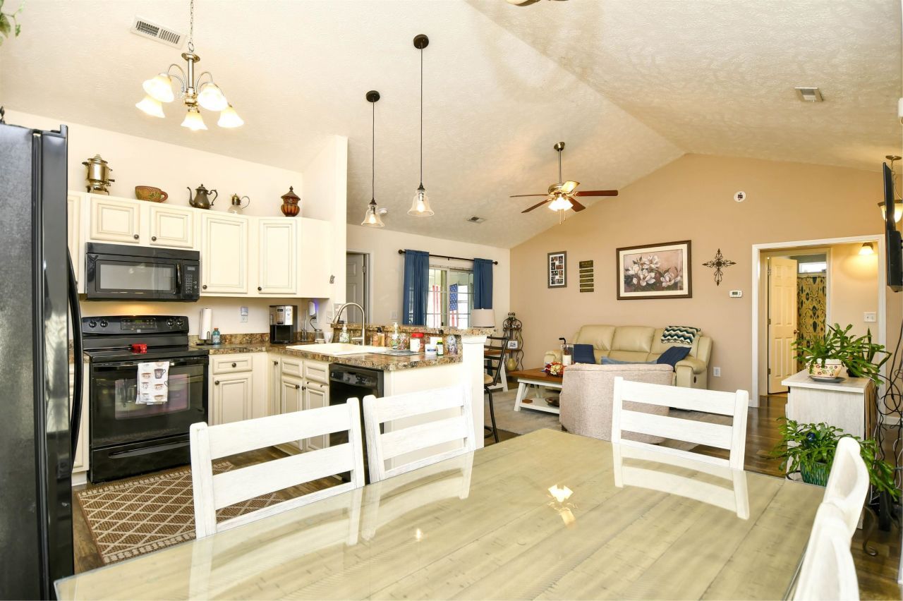 240 Foxpath Loop Photo 10