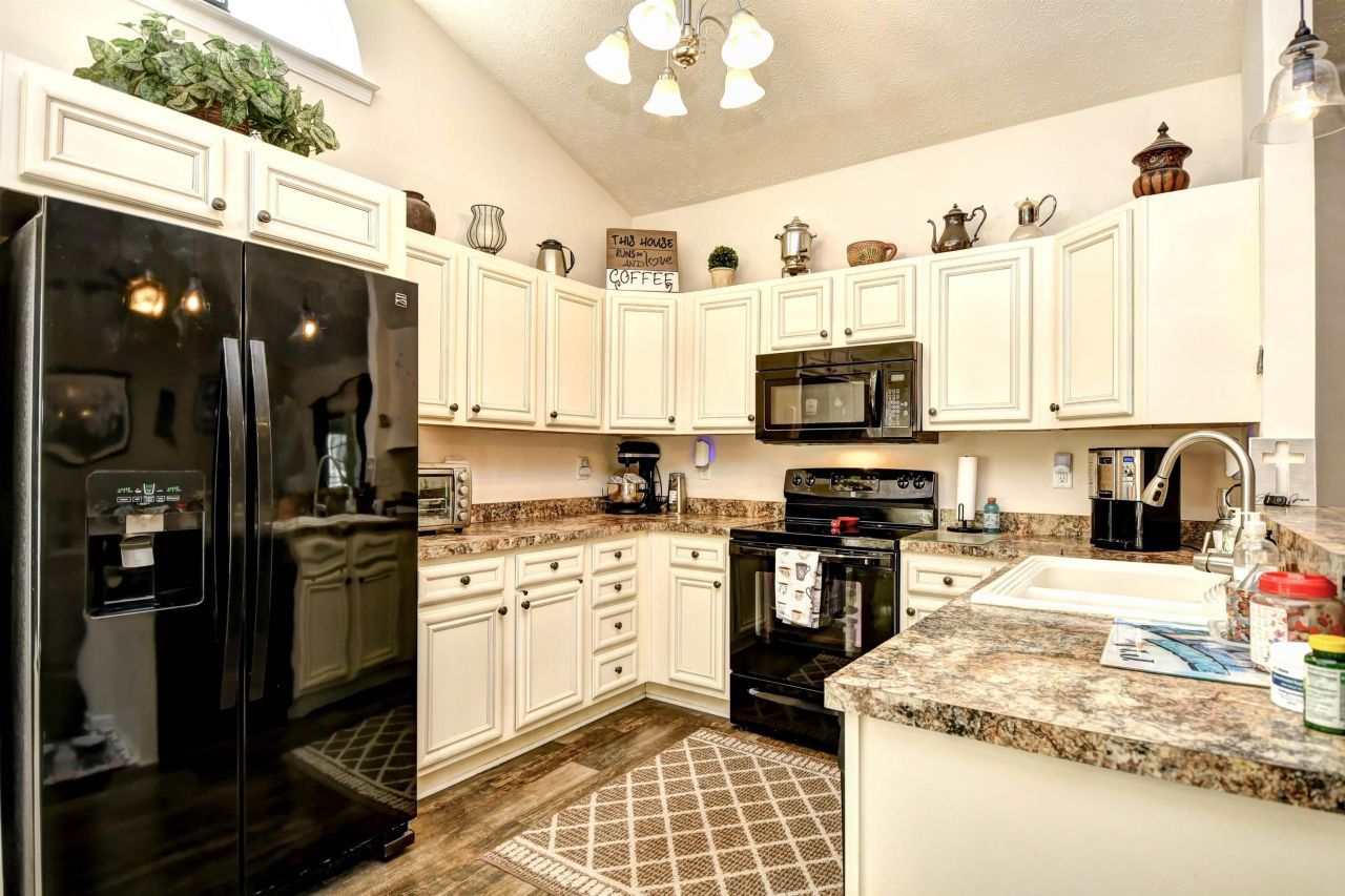 240 Foxpath Loop Photo 11