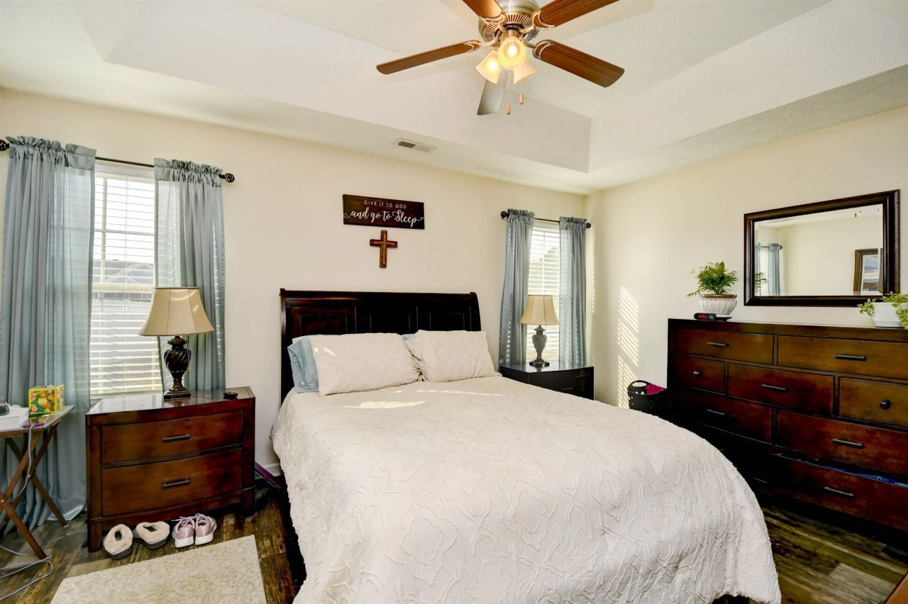 240 Foxpath Loop Photo 14