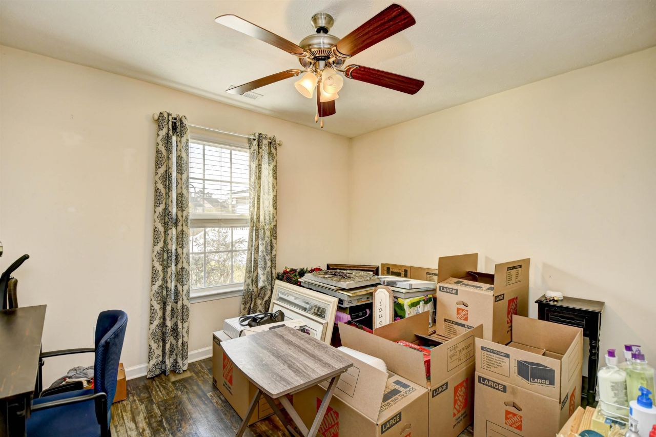 240 Foxpath Loop Photo 20