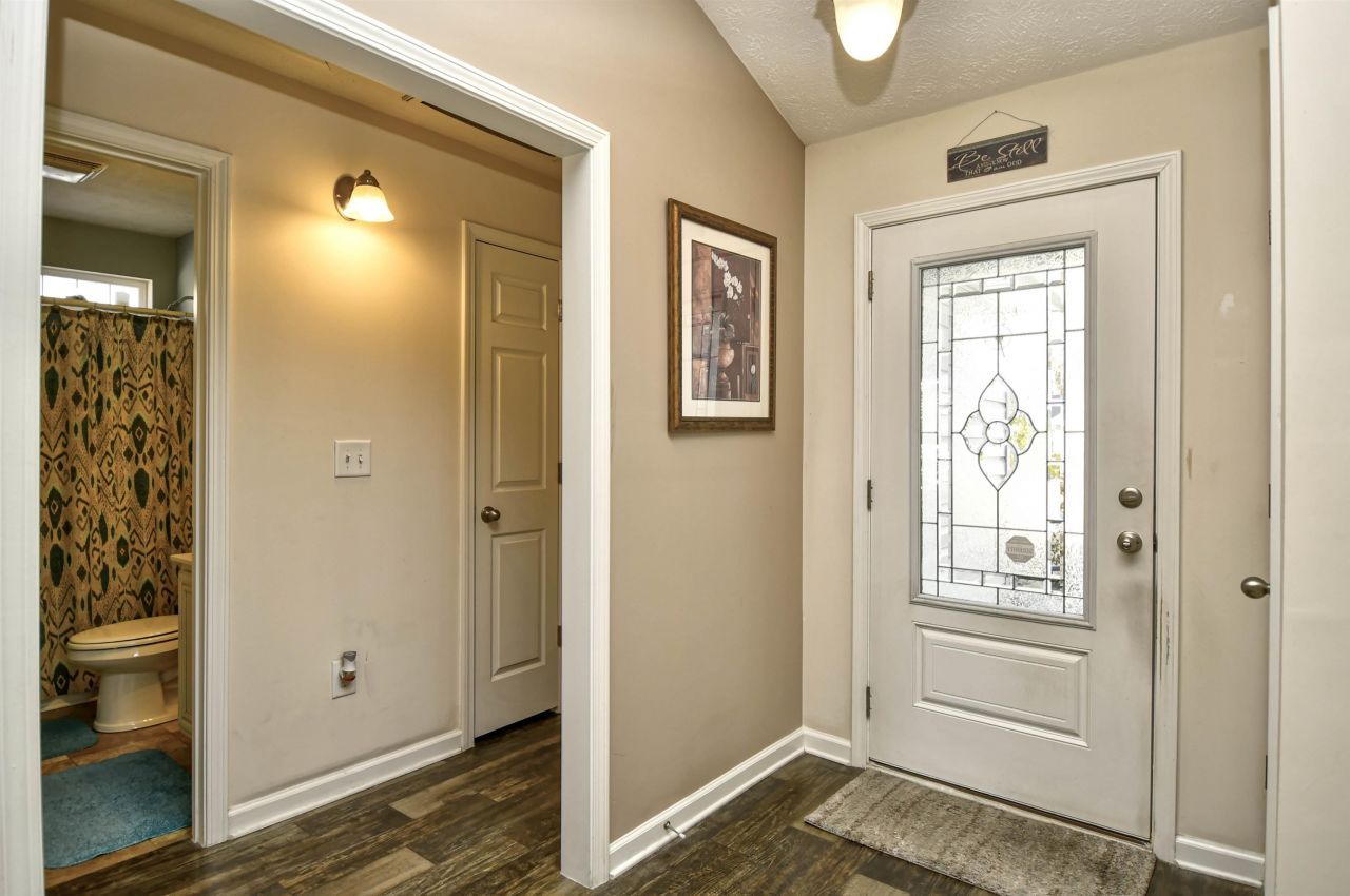 240 Foxpath Loop Photo 4