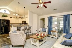 240 Foxpath Loop photo 4