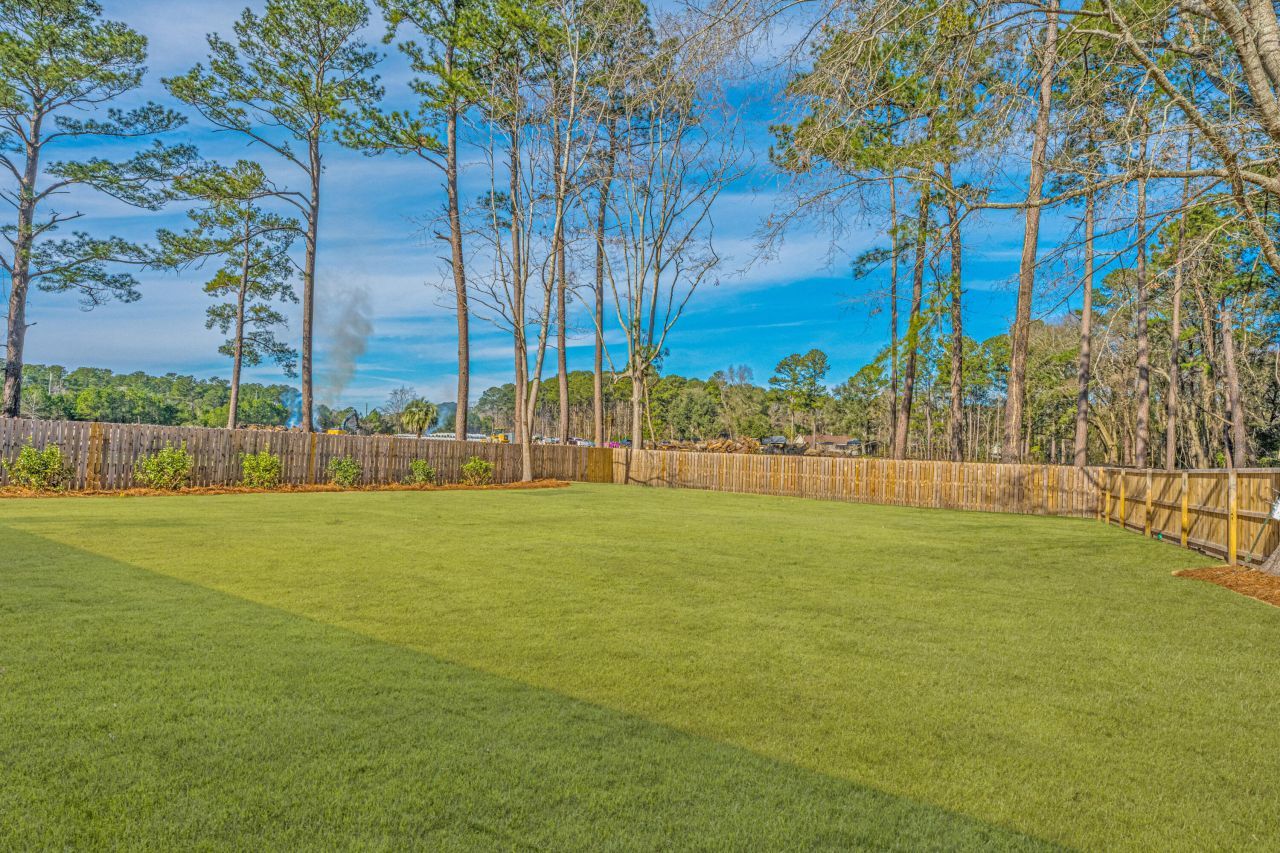 106 Edgebrook Drive Drive Photo 4