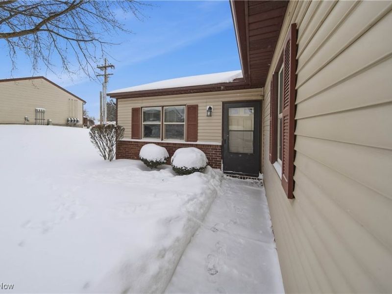 126 Royal Crest Drive, Unit D, Seville, OH 44273 Photo 2