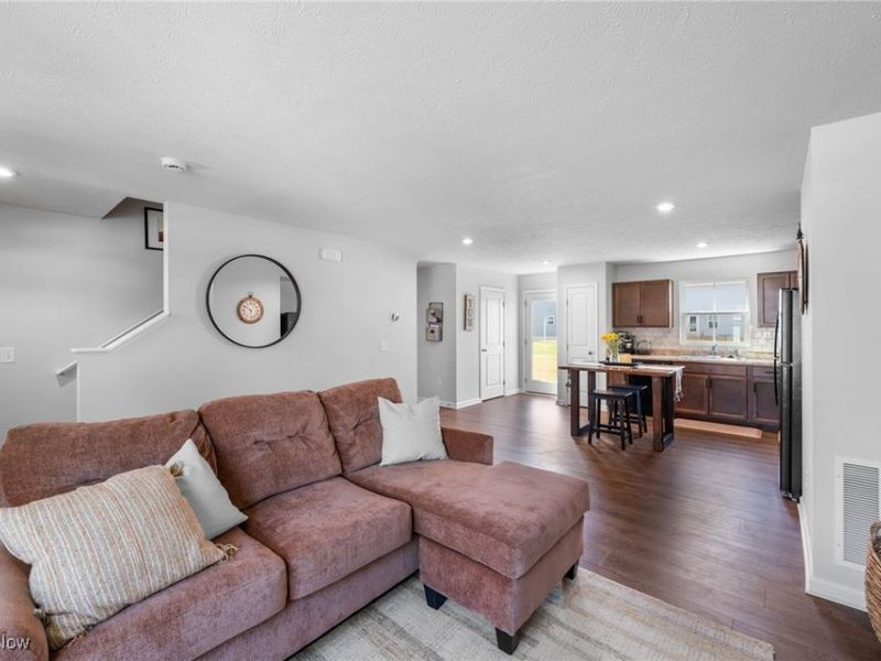 238 Leather Leaf Drive, Elyria, OH 44035 Photo 9