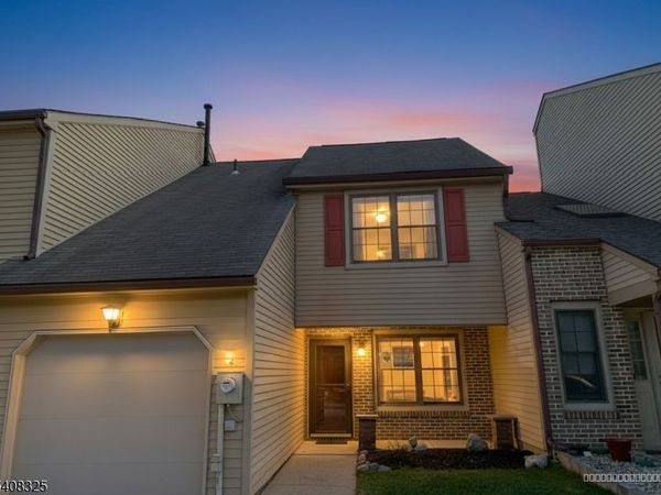 4 Deborah CT, Robbinsville, NJ 08691