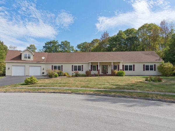 29 Victoria Lane, Windham, ME 04062