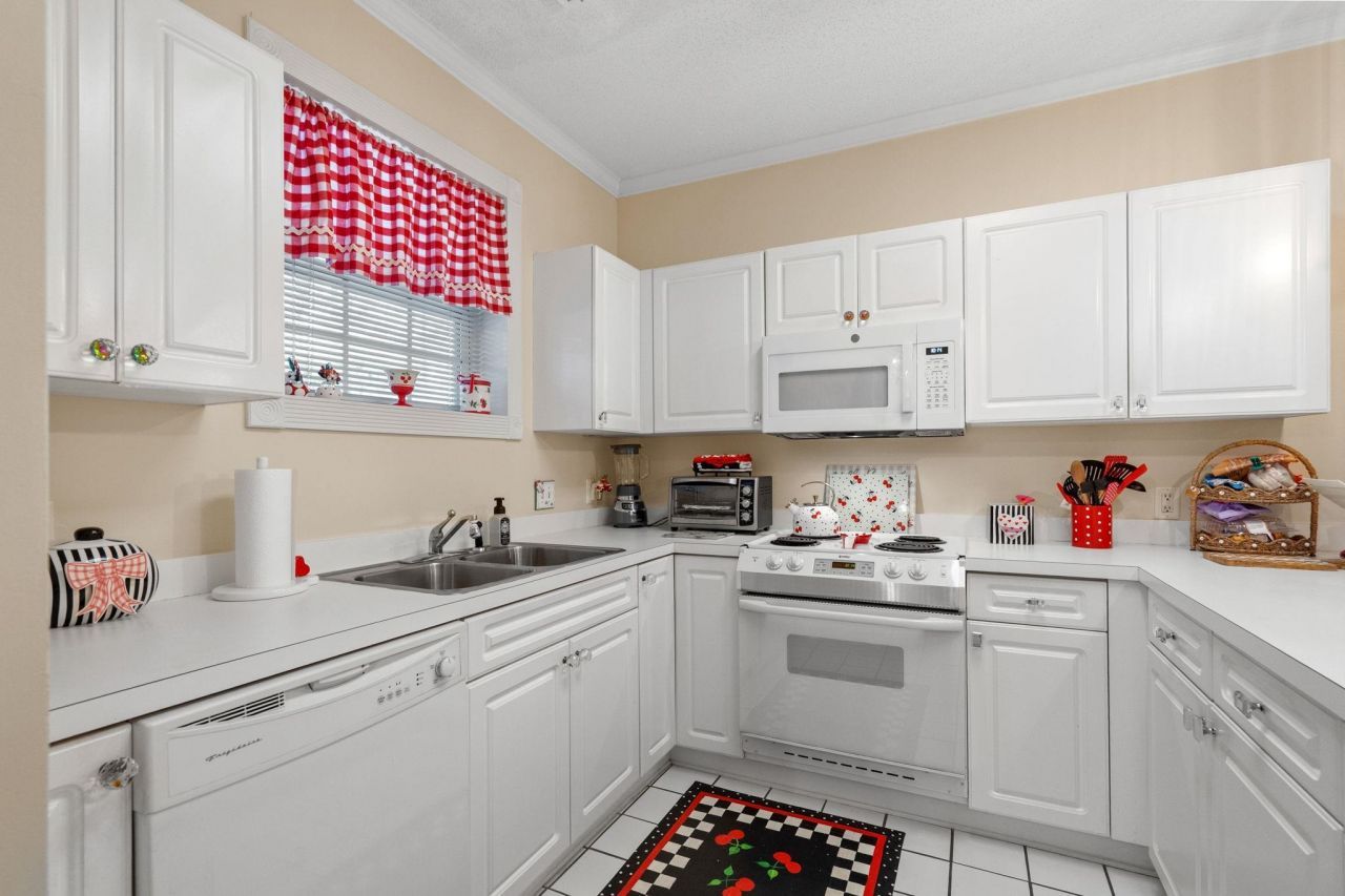 4185 Hibiscus Dr. Photo 11