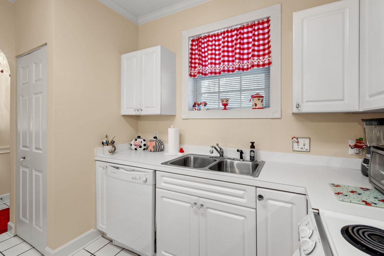 4185 Hibiscus Dr. Photo 12