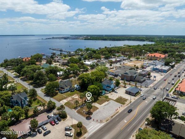 208 N ORANGE Avenue N, Green Cove Springs, FL 32043